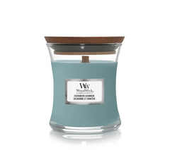 Scented candle with notes of pine, fresh air and cashmere Woodwick Mini Evergreen Cashmere 85 g